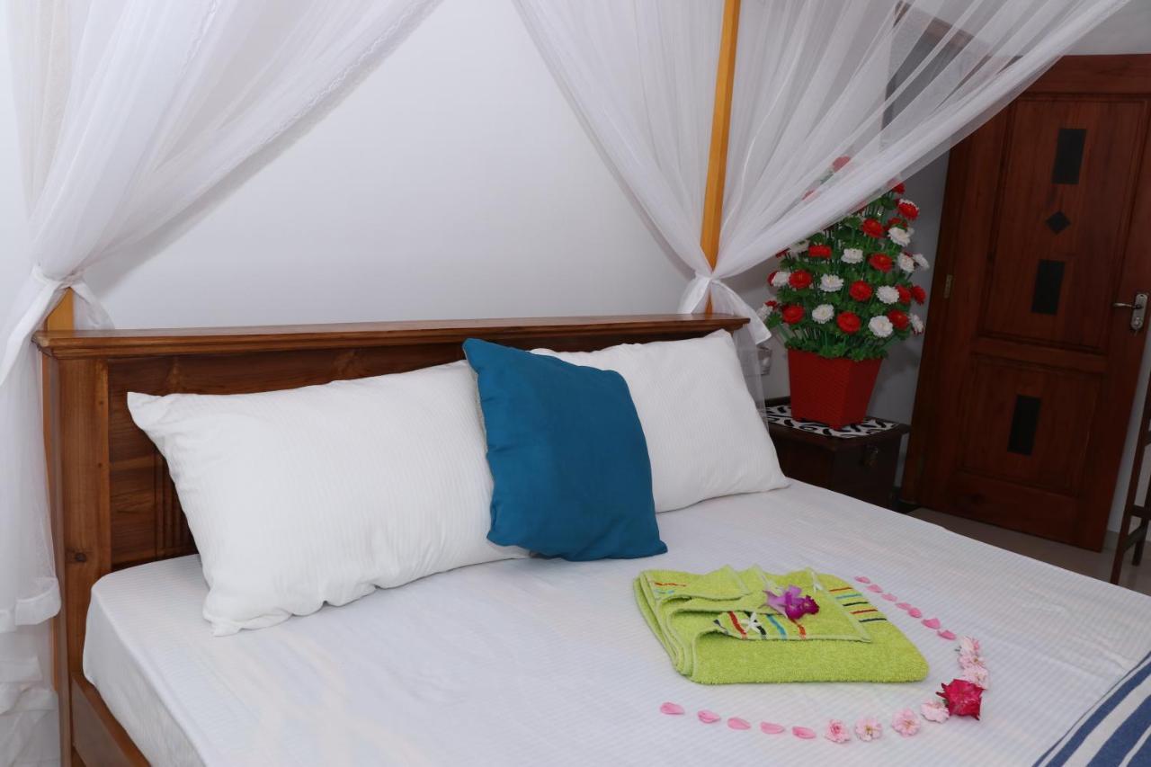 Great Yeheni Villa ヒッカドゥワ エクステリア 写真