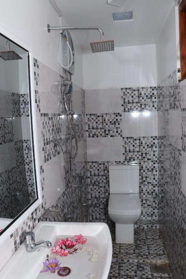 Great Yeheni Villa ヒッカドゥワ エクステリア 写真