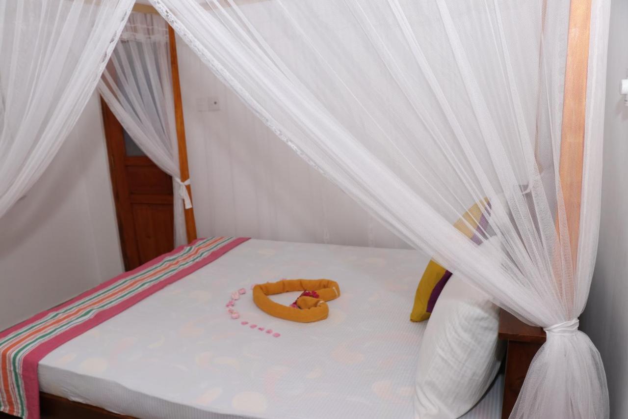Great Yeheni Villa ヒッカドゥワ エクステリア 写真
