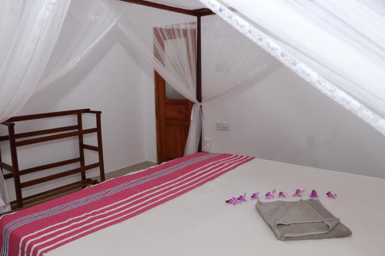 Great Yeheni Villa ヒッカドゥワ エクステリア 写真