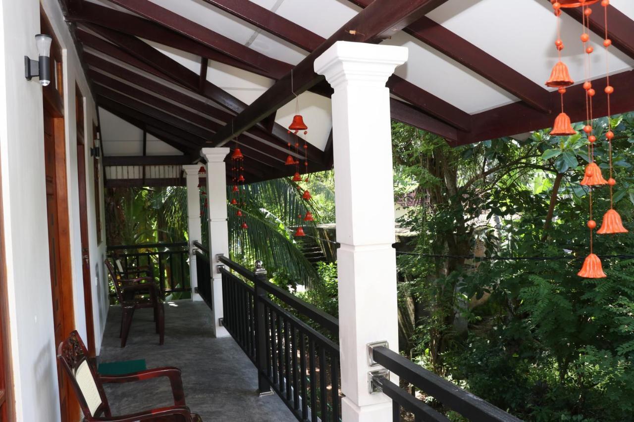 Great Yeheni Villa ヒッカドゥワ エクステリア 写真