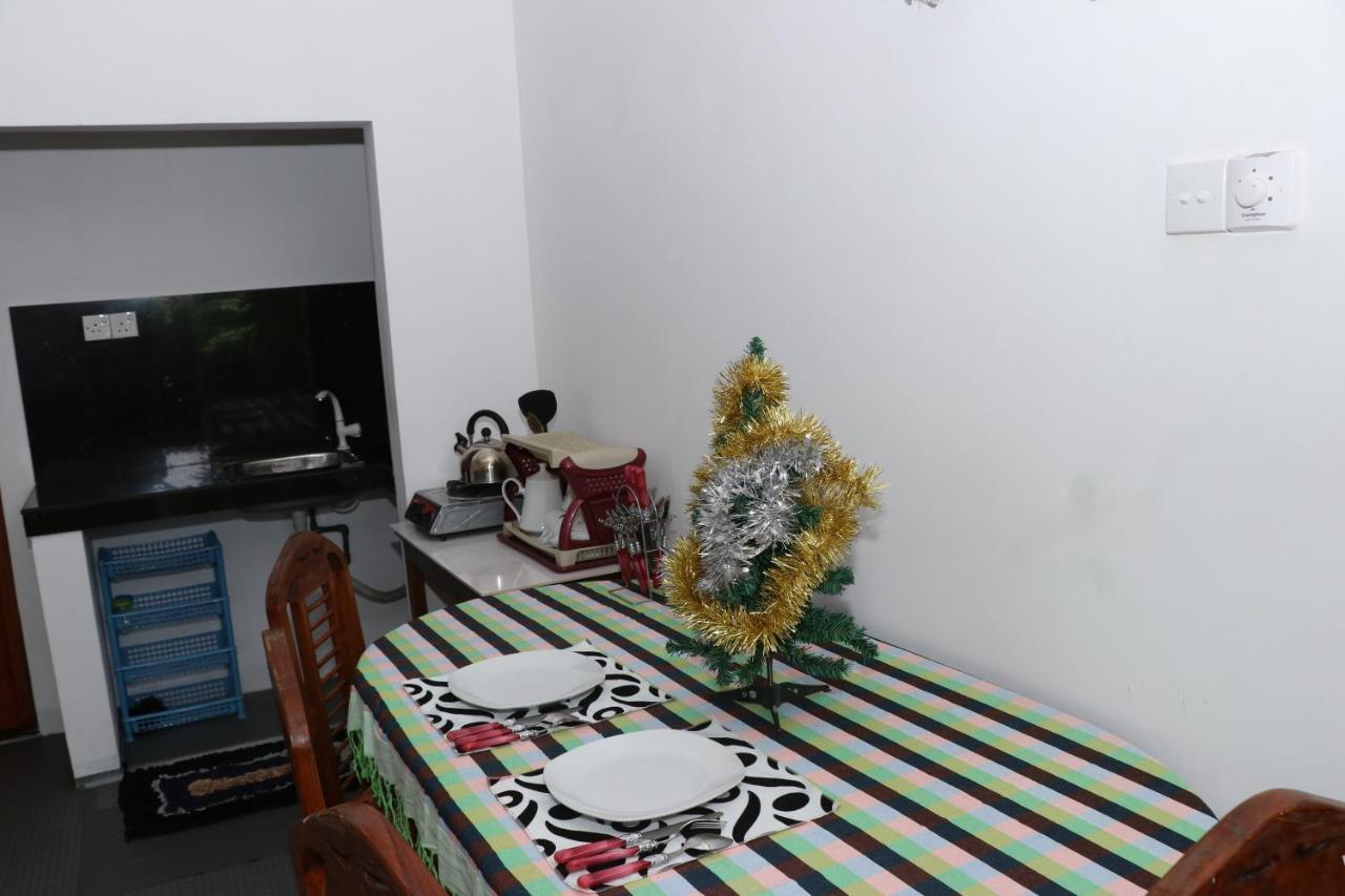 Great Yeheni Villa ヒッカドゥワ エクステリア 写真